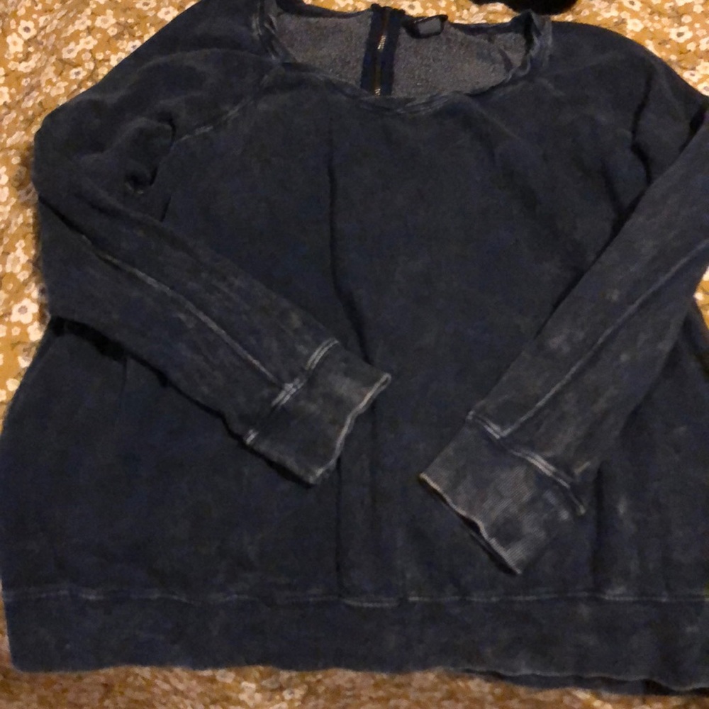 Women’s “vintage” long sleeve w/ back zipper